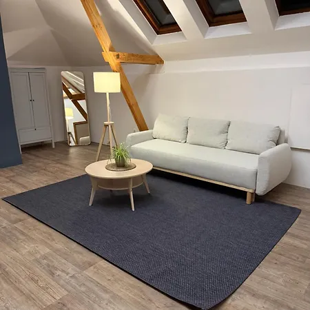 Apartment 19